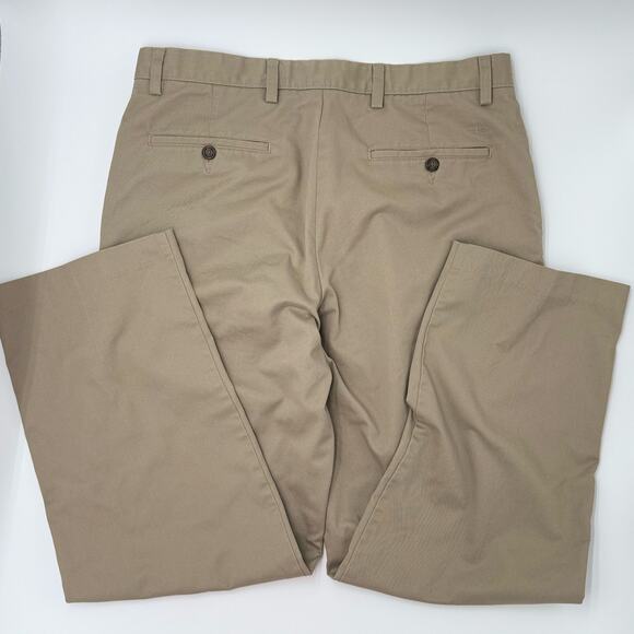 Tan dockers dress plants tag size 32x34. Measure 35” x 30.5” x 11.5” i - Picture 3 of 6